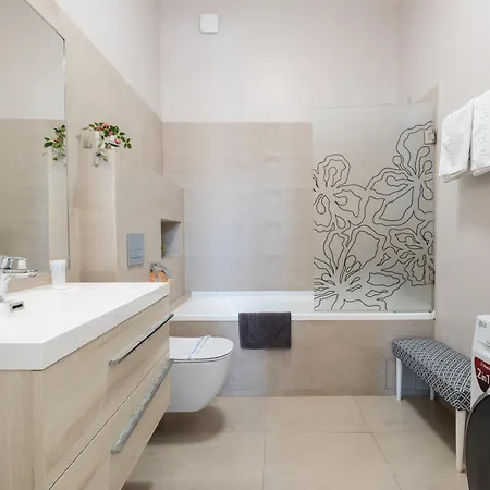 Next Apartments-piata Ovidiu