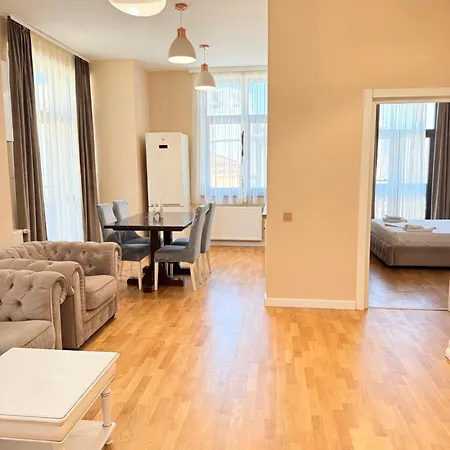 Next Apartament *